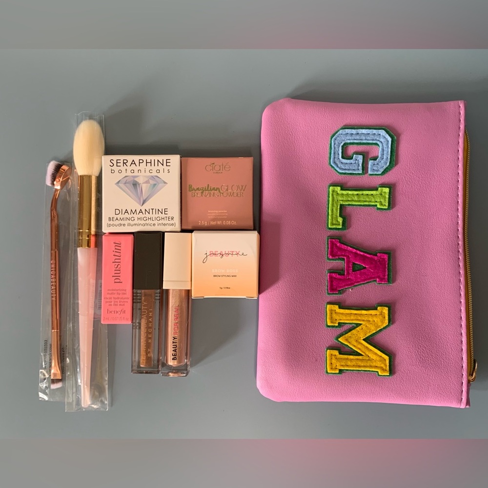 🌟8 Piece makeup and brush bundle🌟